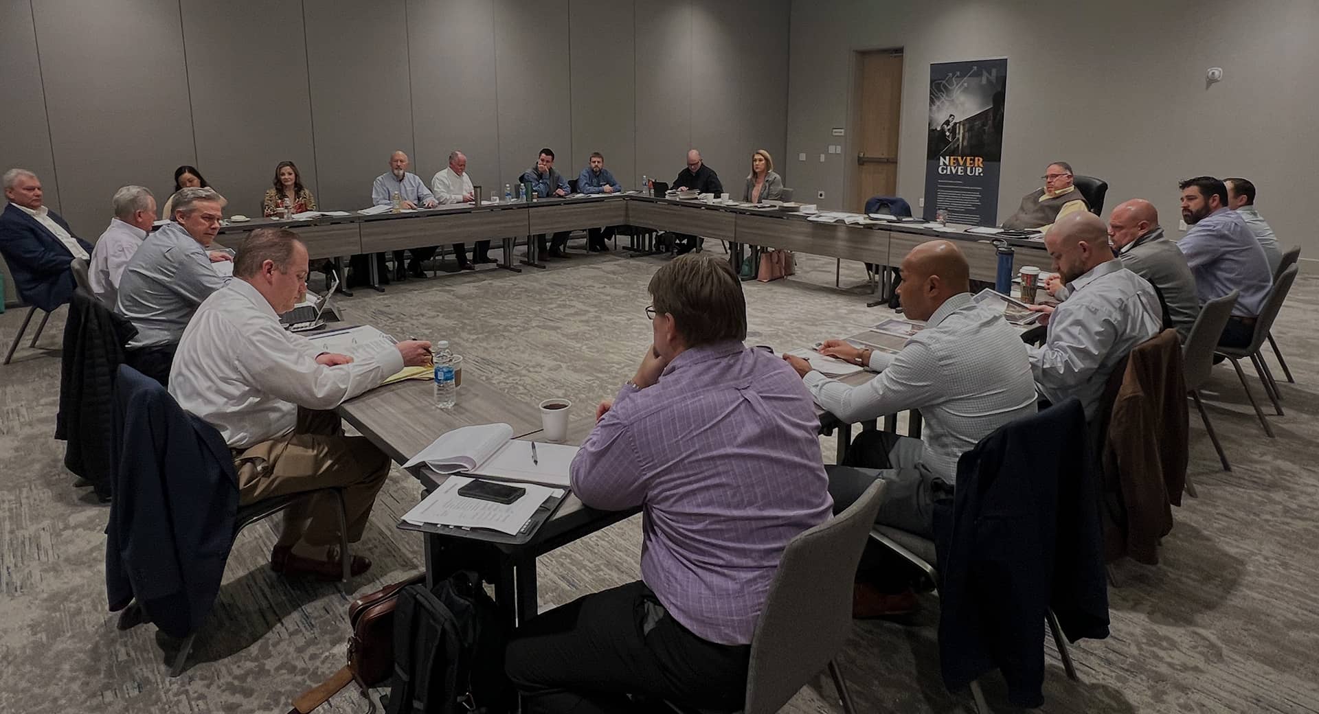 RR-Hero-Banner-Article-2022-Business-Plan-Meeting