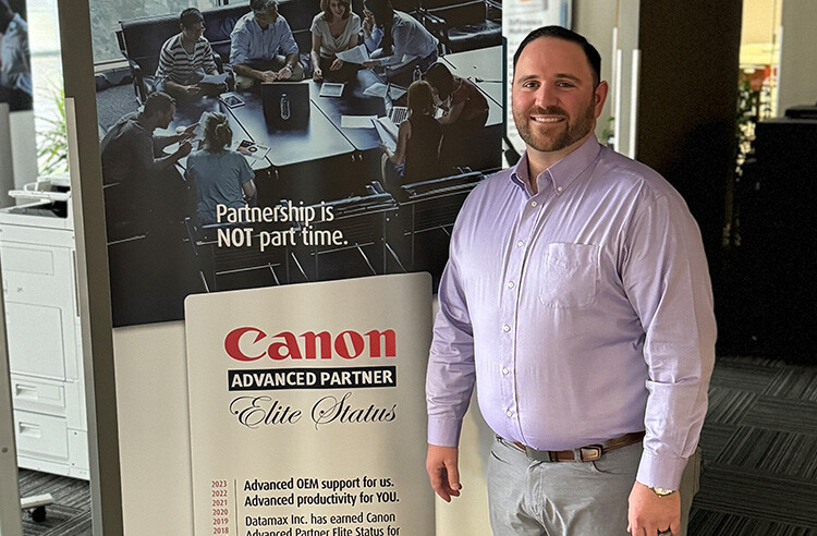 rr_CollinRabbiasmall rr_CollinRabbiasmall