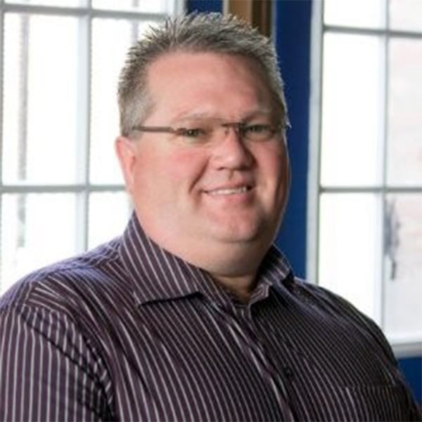 rr_JohnnyWetzelheadshot