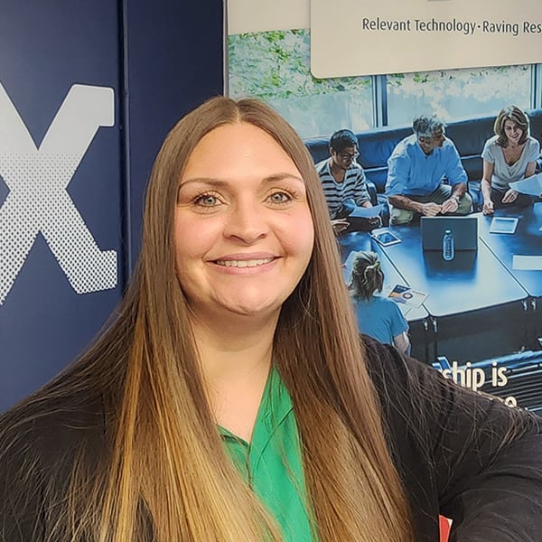 rr_LindseyRussettheadshot2026