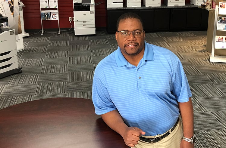 rr_lamar_hampton_raving_fans-1 rr_lamar_hampton_raving_fans-1